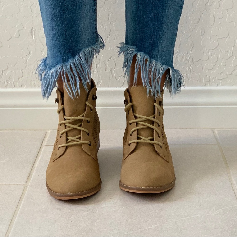 Perforated Lace Up Dress Combat Boot - Picture 3 of 7